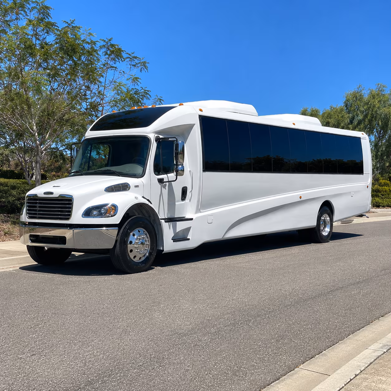 lowell 18 passenger minibus