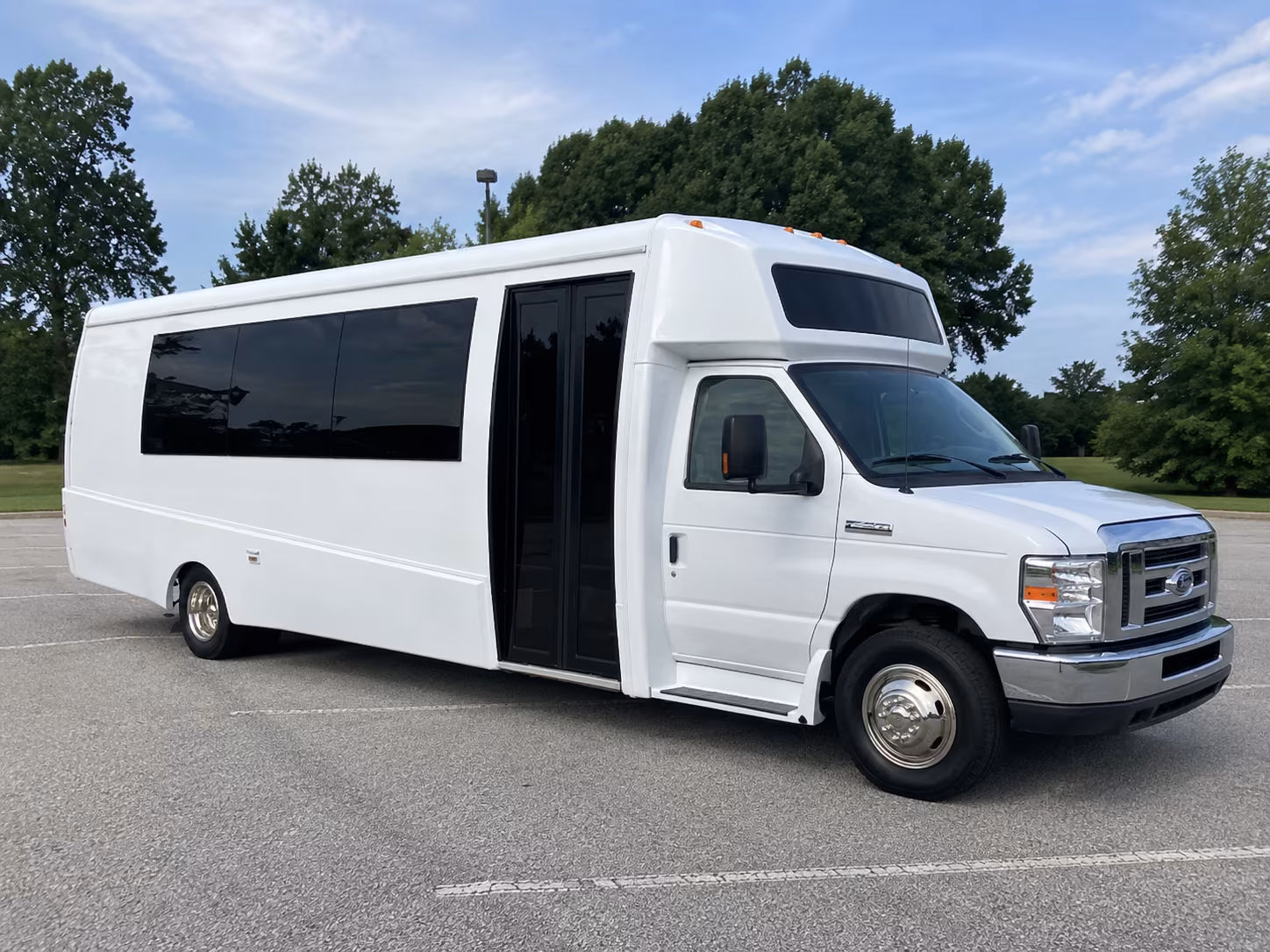 lowell 18 passenger party bus